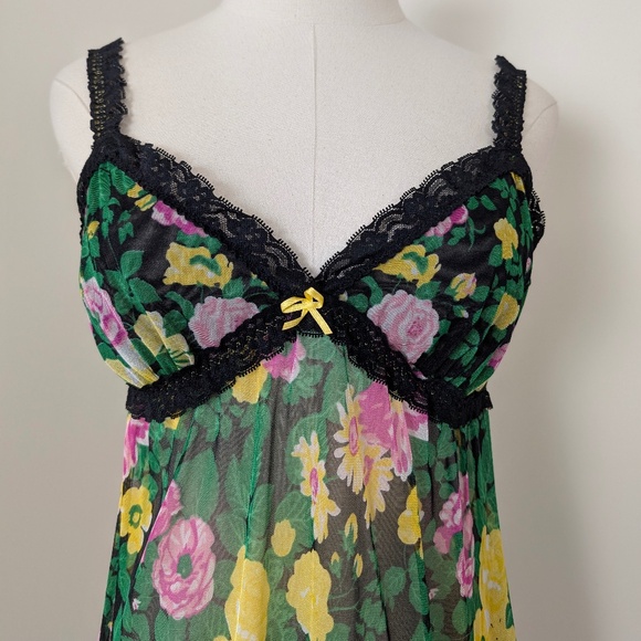 Free With Purchase - Blush Camisole Floral Sleeveless Straps Push Up Mesh - Picture 7 of 9